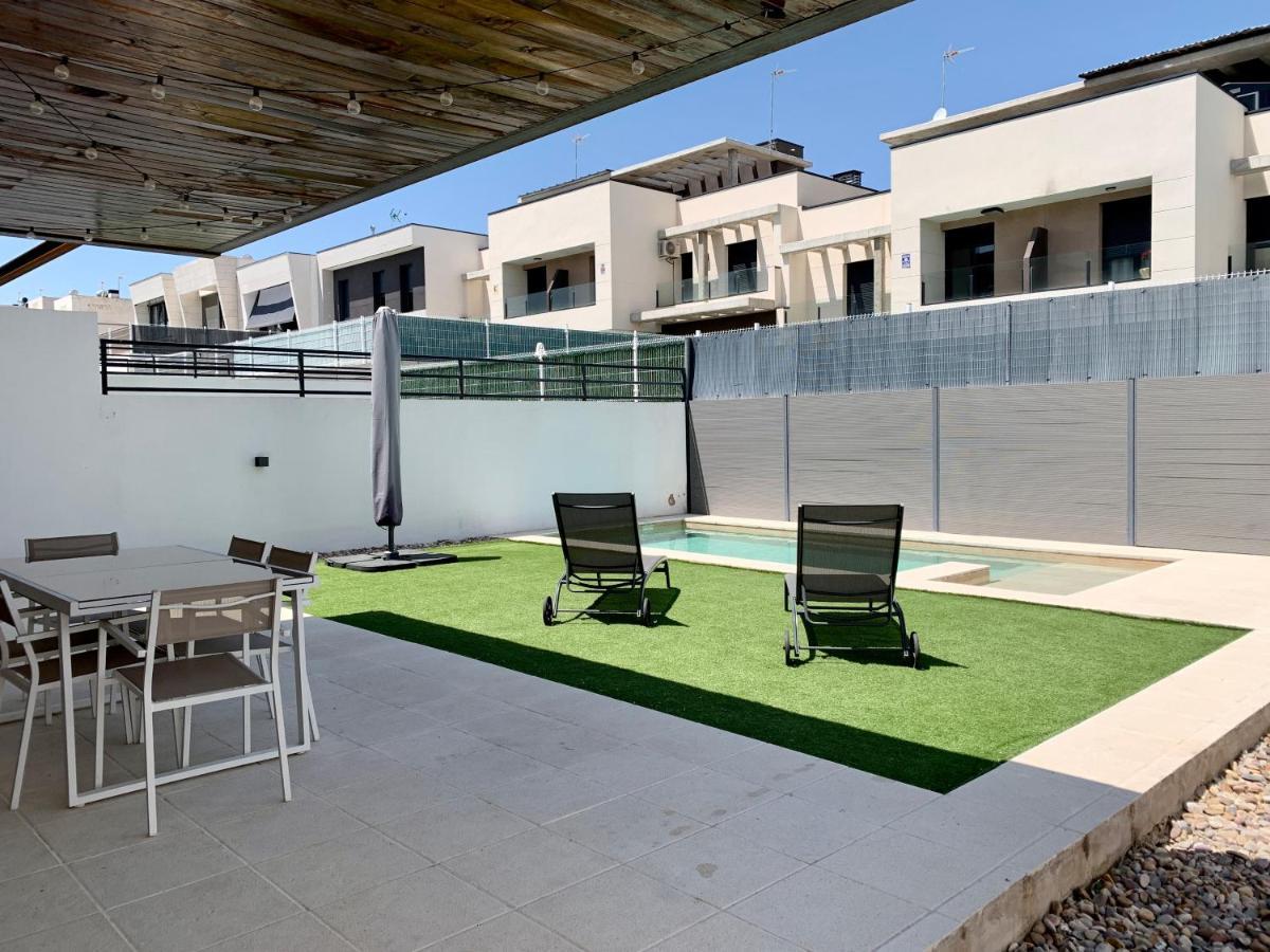 Chalet Con Piscina Privada A 25 Min De Madrid アロヨモリーノス エクステリア 写真