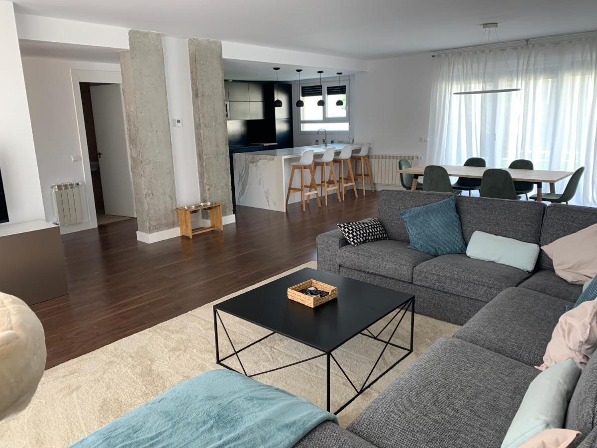 Chalet Con Piscina Privada A 25 Min De Madrid アロヨモリーノス エクステリア 写真