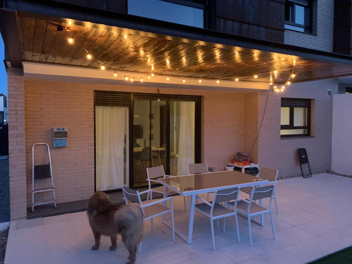 Chalet Con Piscina Privada A 25 Min De Madrid アロヨモリーノス エクステリア 写真
